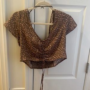 Beautiful top. with a floral pattern!